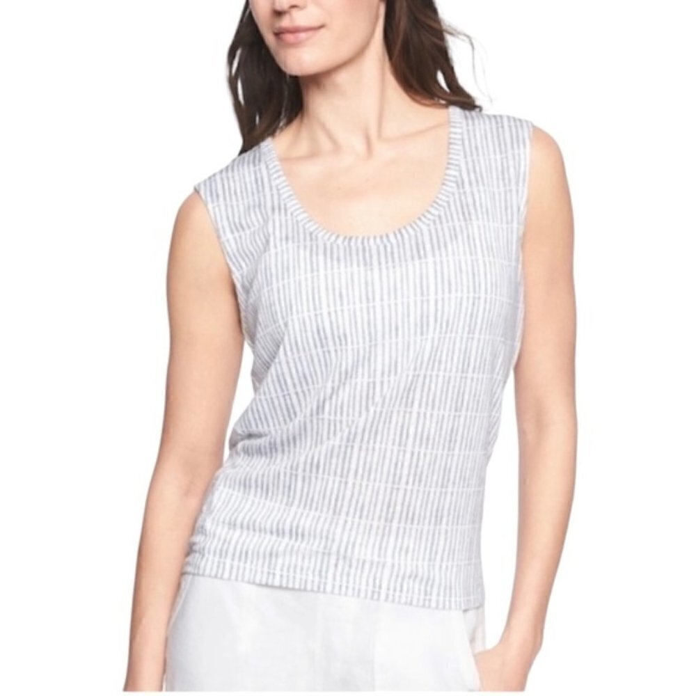 Athleta Breezy Gray‎ & White Printed Muscle Athletic Tank Top M